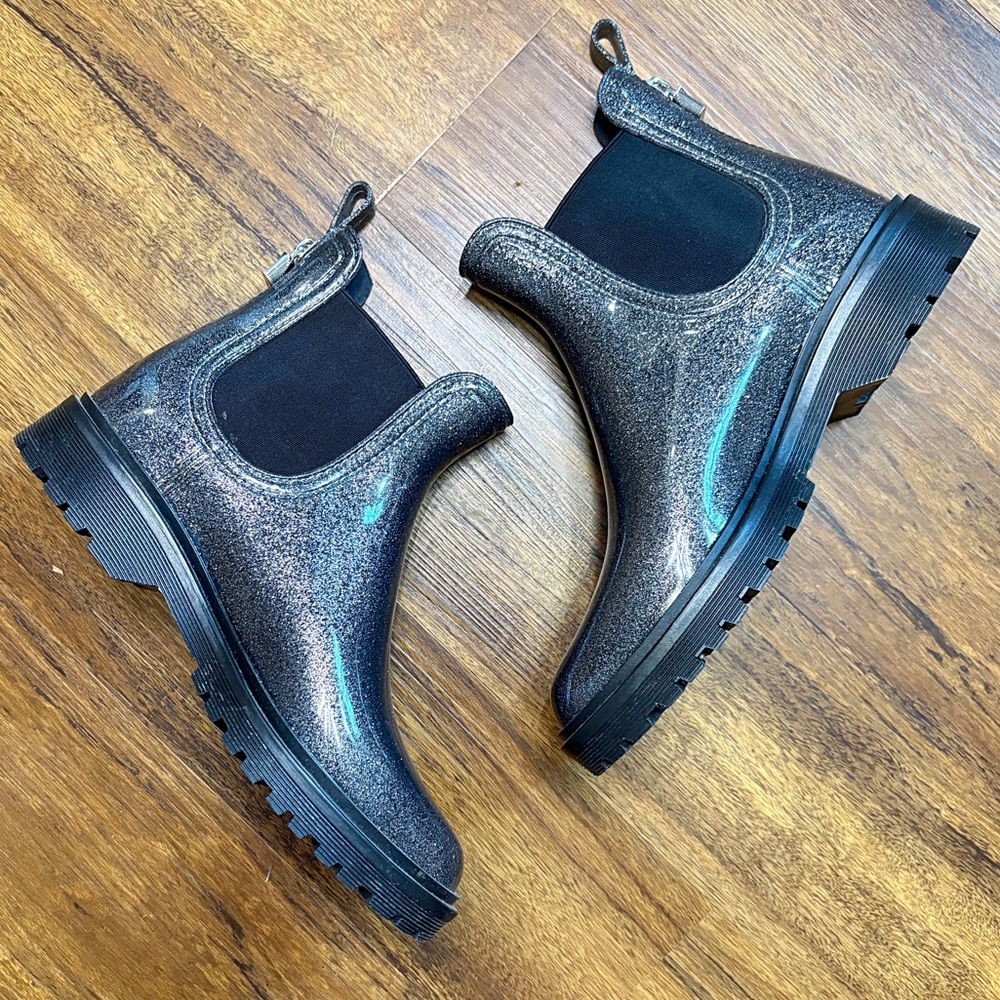 ♥️💖 Michael Kors Chelsea Boots Black w/ Silver Sparkle & Silver Logo Locks